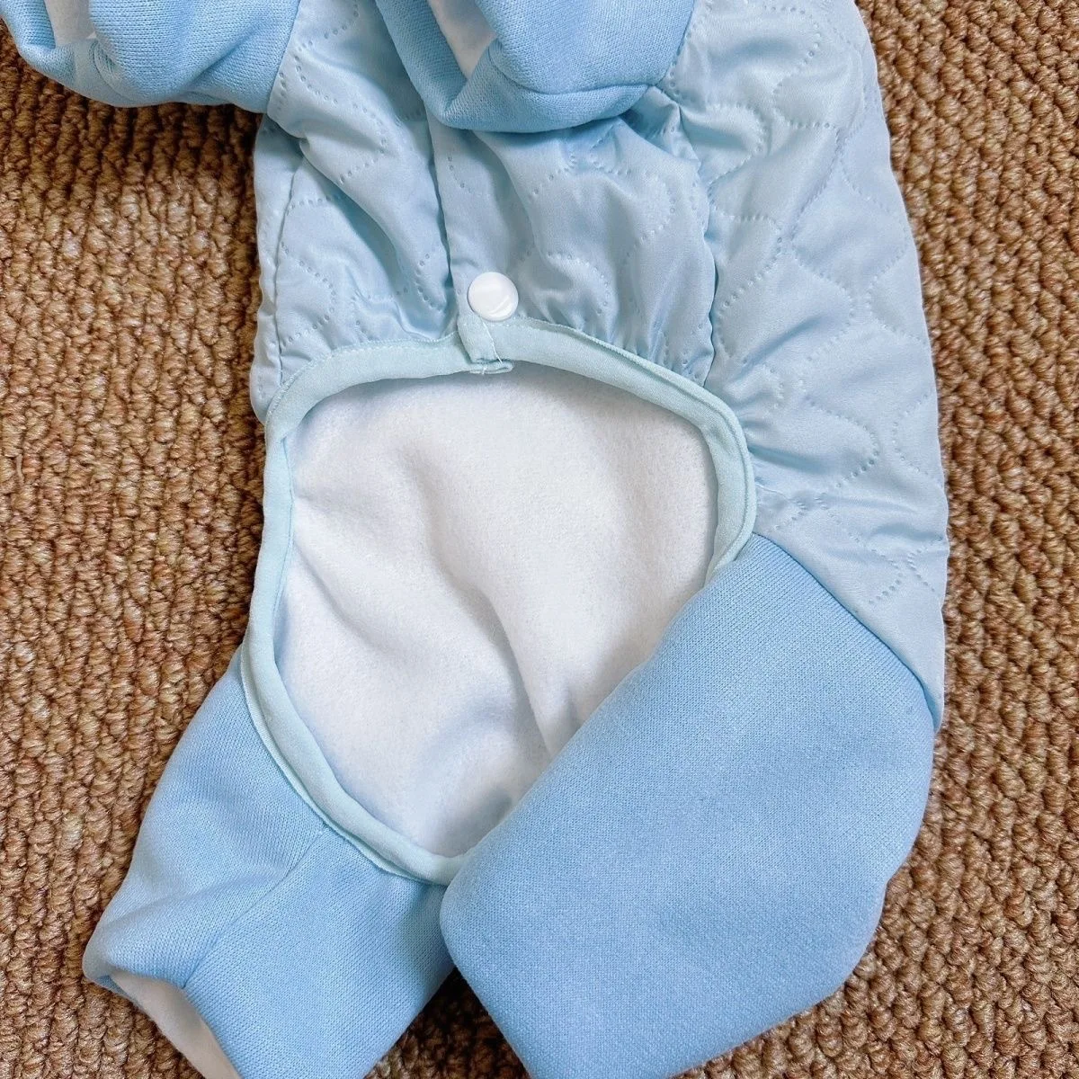 Lindos pantalones de cuatro patas con capucha para mascotas para otoño e invierno, gato de peluche para perros, ropa cálida de cuatro patas en comparación con el mono de oso - imagen 4