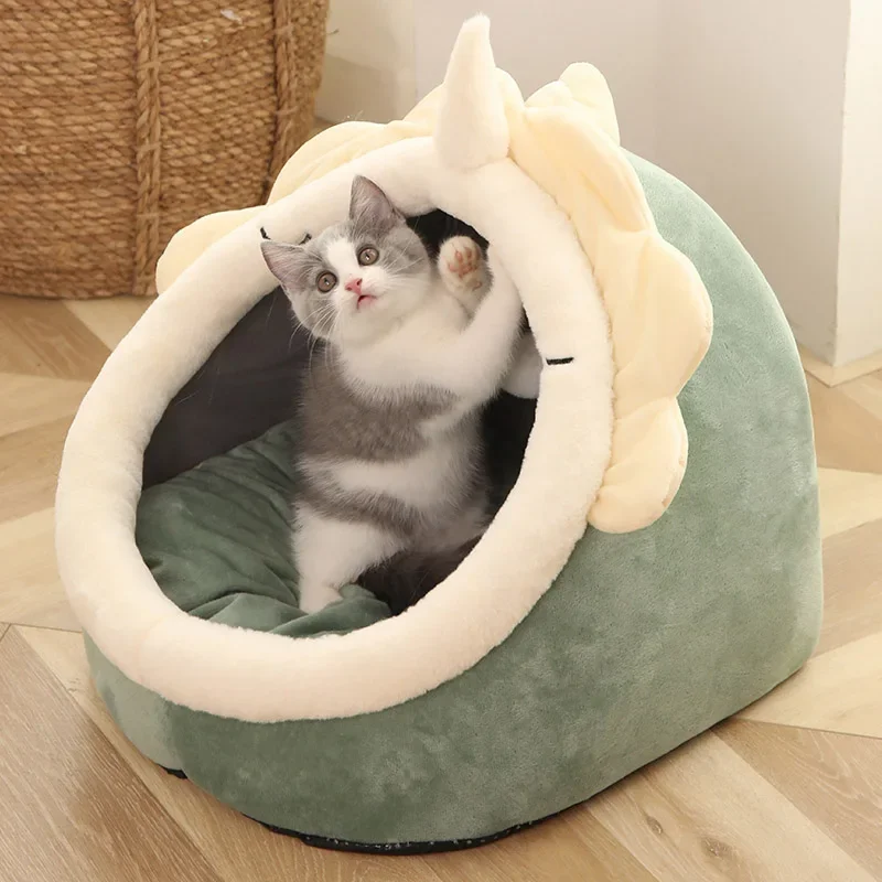 Interior suave de la cama para gatos