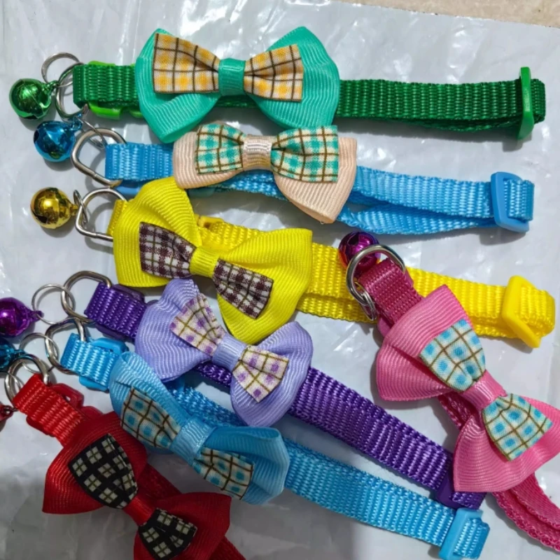 Pajarita de celosía ajustable para perros y gatos, hermoso Collar con campana, regalo de Navidad y Año Nuevo para cachorros, accesorios para mascotas, 1 Uds. - imagen 3