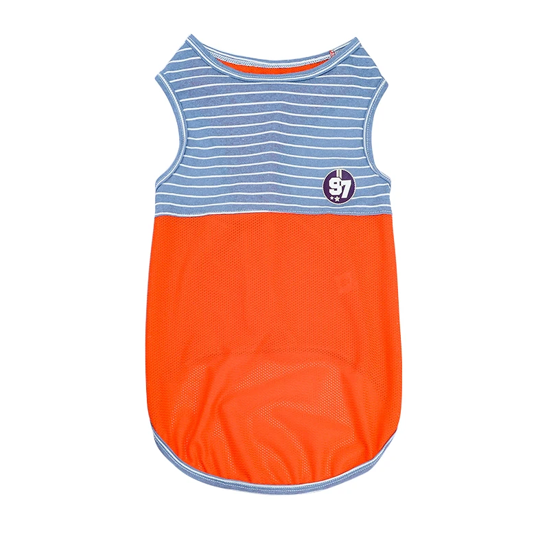 Un top sin mangas con estampado de rayas en la mitad superior y de color liso en la mitad inferior. La mitad superior es azul con rayas blancas y la mitad inferior es naranja.