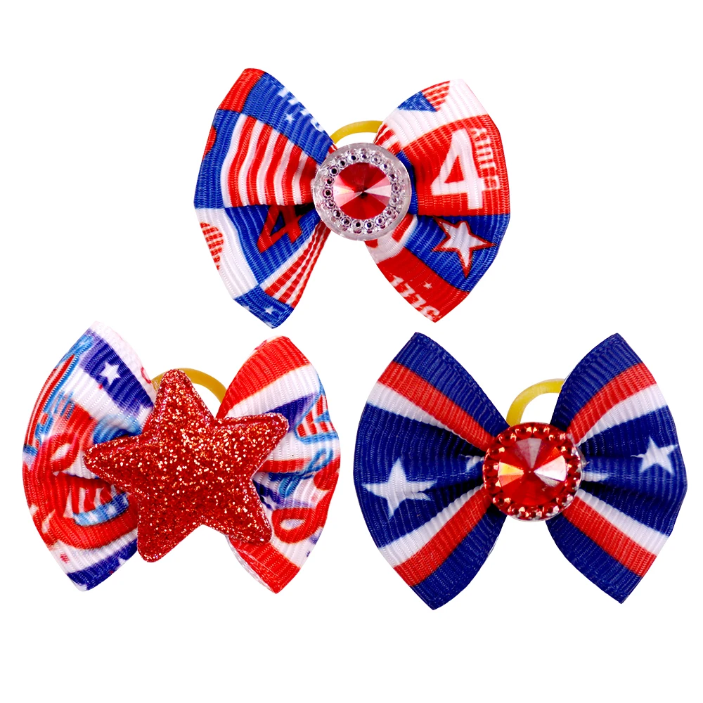 Lazos para perros colocados sobre una superficie blanca