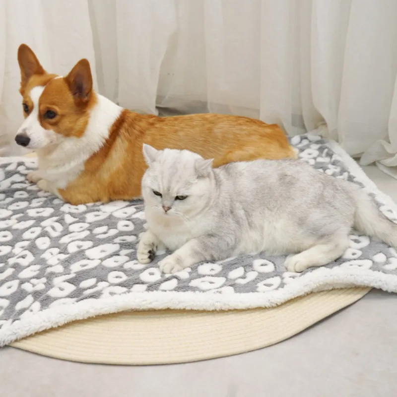 Mantas de cama cálidas para mascotas de invierno, esteras de lana para perrera, colchonetas portátiles para viajes al aire libre, almohadillas para dormir para gatos, colcha de nido suave para cachorros y gatitos - imagen 5