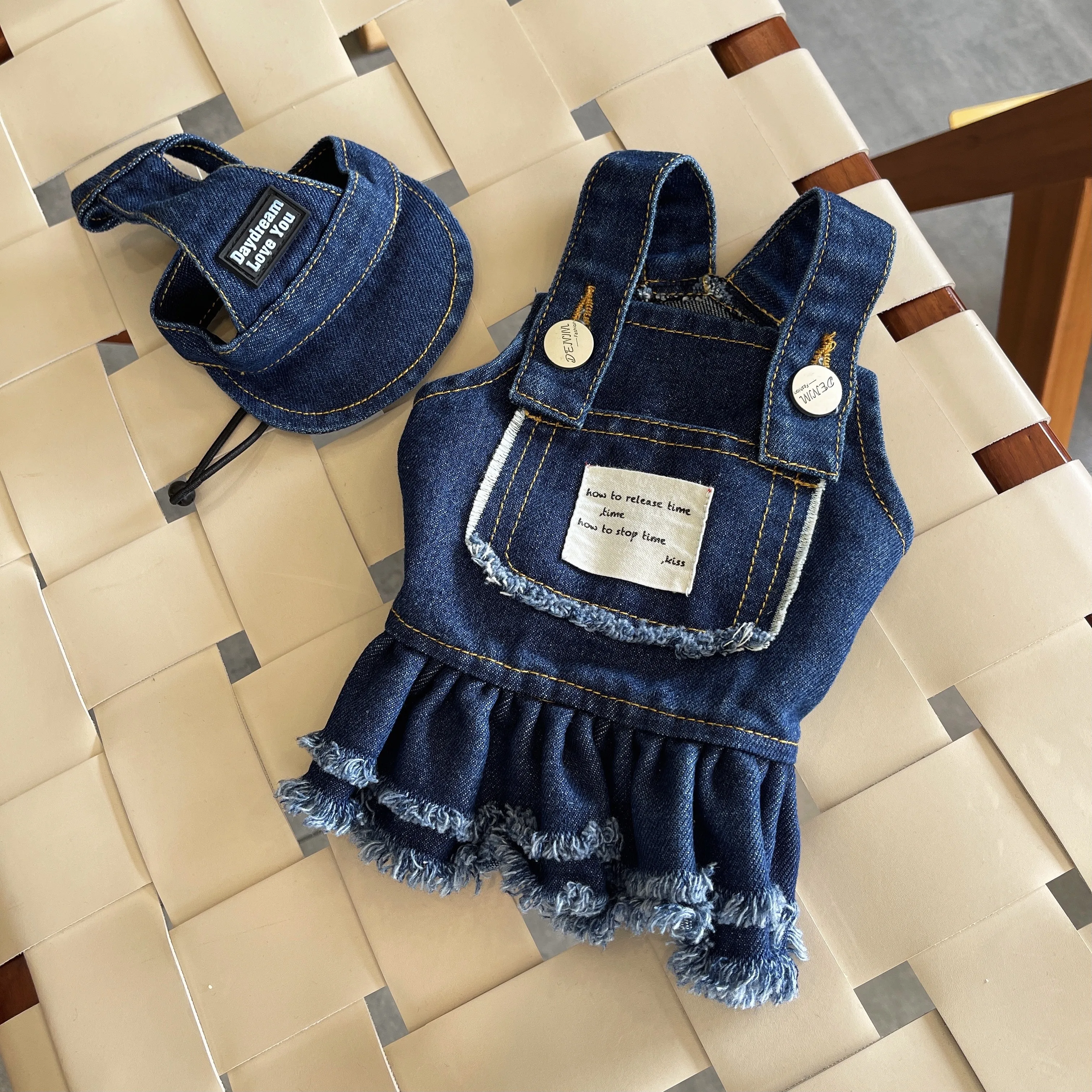 Ropa de verano para perros, pantalones vaqueros con sombrero, vestido para perros, estilo INS, ropa para perros pequeños y niñas, traje para parejas de mascotas, disfraz para cachorros, monos - imagen 5