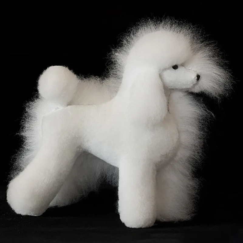 Detalle del pelo suave sintético del modelo de perro para prácticas