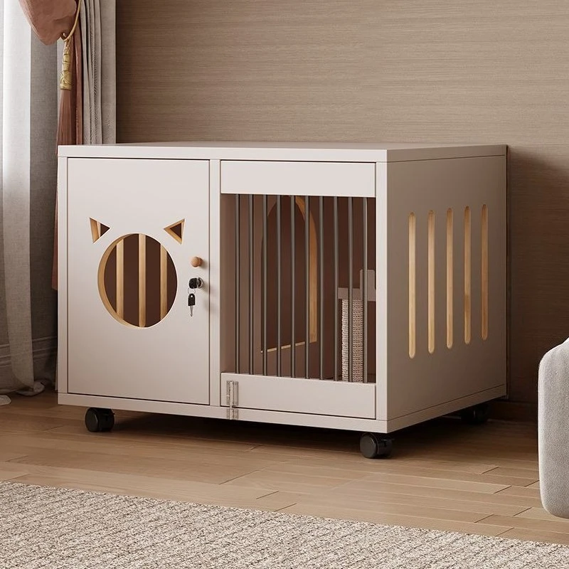 Casa de madera ventilada para gatos y perros pequeños con ruedas