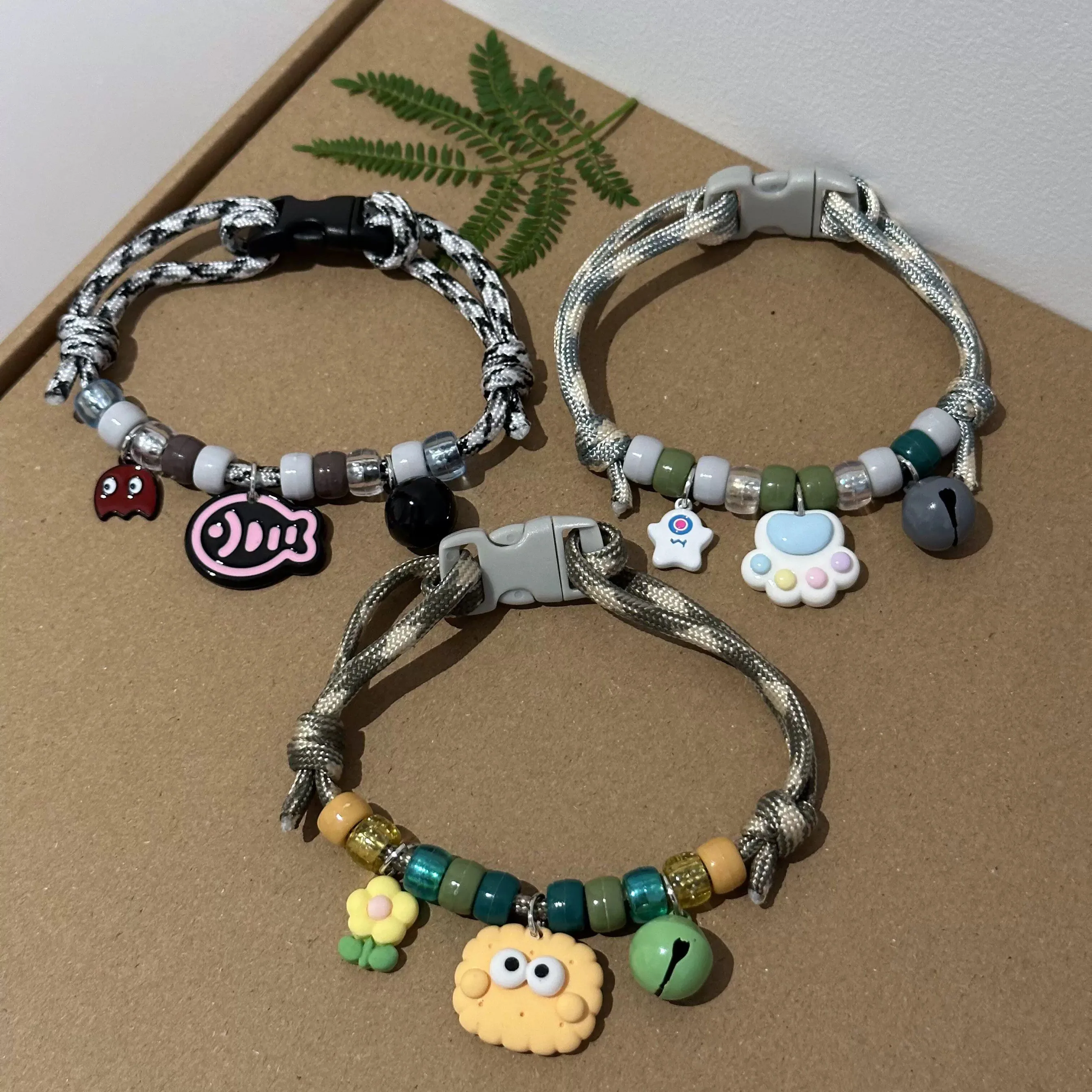 Collar para gato trenzado con campana – accesorio con encanto