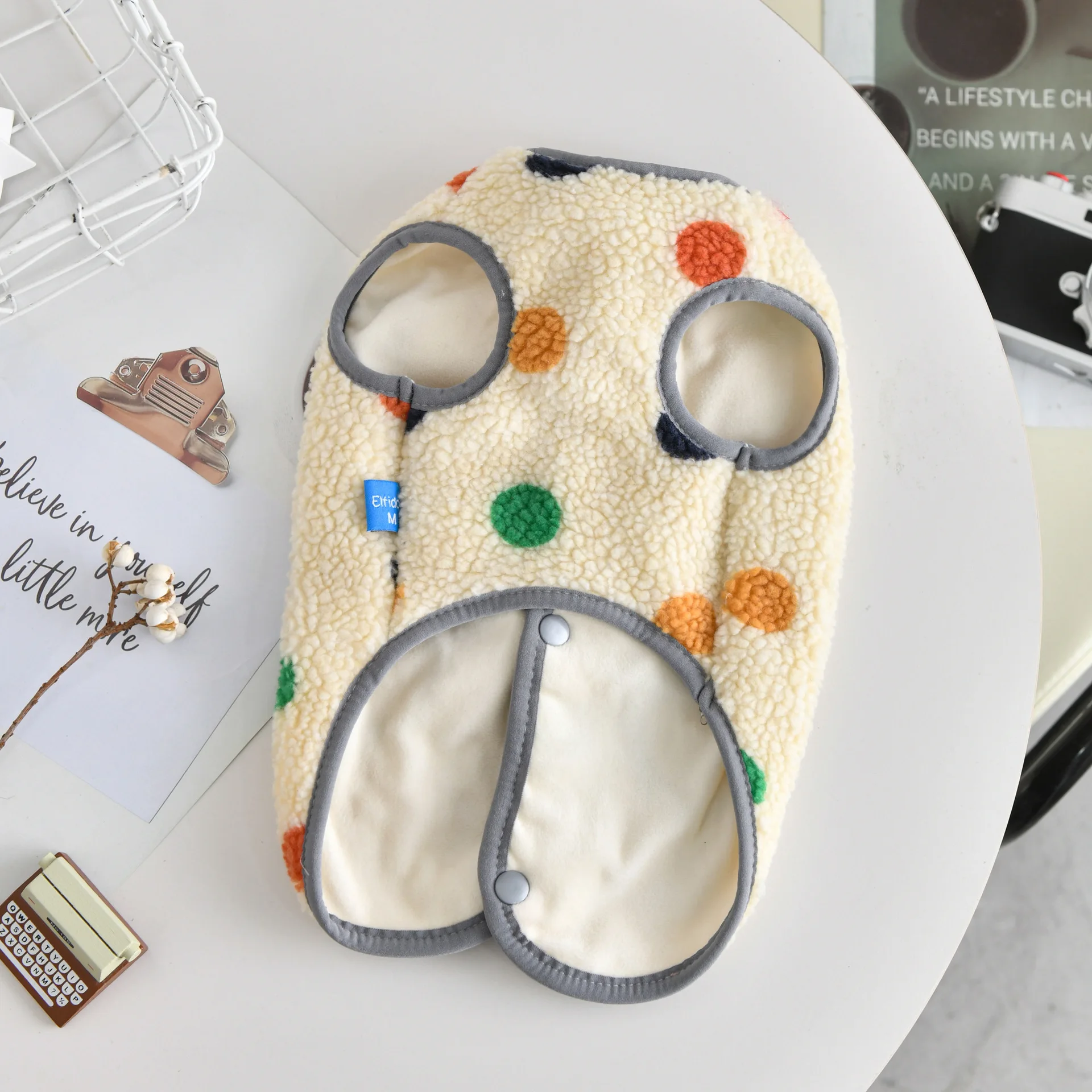 Ropa para mascotas para otoño e invierno, chaleco de lana de cordero para calidez, abrigo de peluche Schnauzer para perros pequeños y medianos, ropa para cachorros - imagen 3