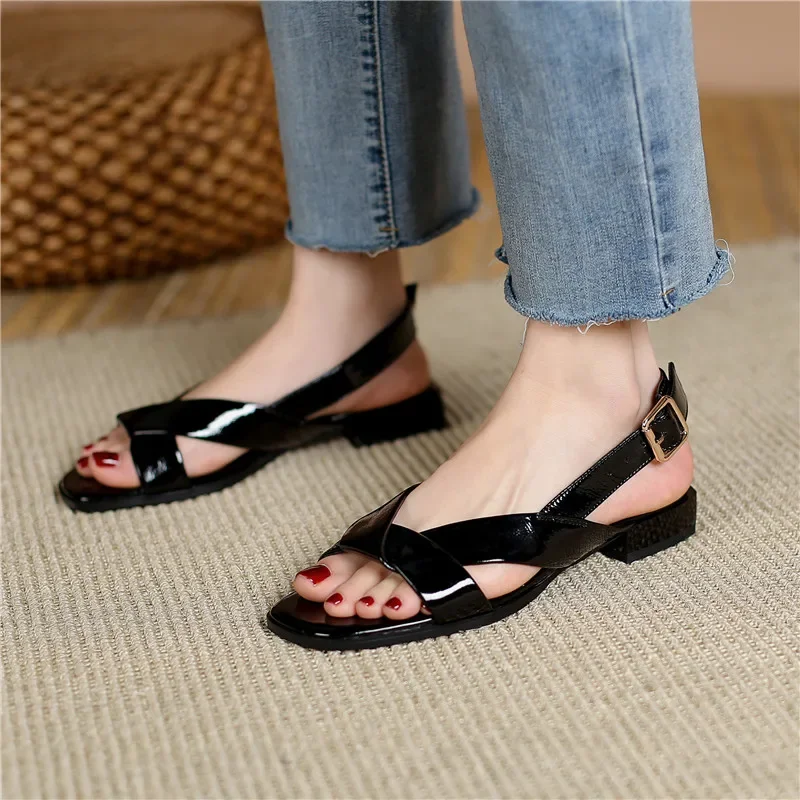 Zapatos de piel auténtica para mujer, sandalias informales de tacón bajo con punta cuadrada, cómodas, color negro y Beige, talla 35-42, novedad de 2023
