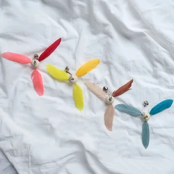 Varita teaser giratoria de plumas para gatos – 3 cabezales de repuesto
