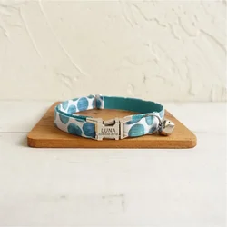 Collar gato personalizado azul con hebilla metálica y grabado gratis
