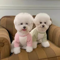 Ropa bonita de estilo europeo para mascotas, camisa de fondo de punto de peluche, chaleco de manga con parche de Pomerania, jersey cálido de invierno Yorkshire