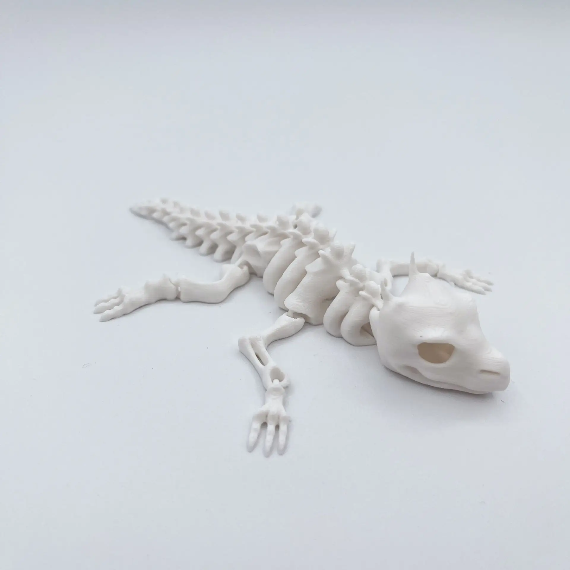 Figura 3D de lagarto esqueleto – Decoracion gotica para gatos y perros - imagen 3