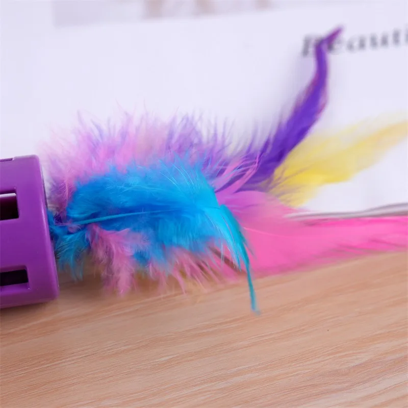 Juguete de plumas en paquetes