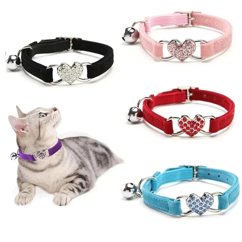 Collar de gato con dije de corazón y campana, elástico de seguridad ajustable con Material de terciopelo suave, producto para mascotas en 8 colores, Collar para perros pequeños