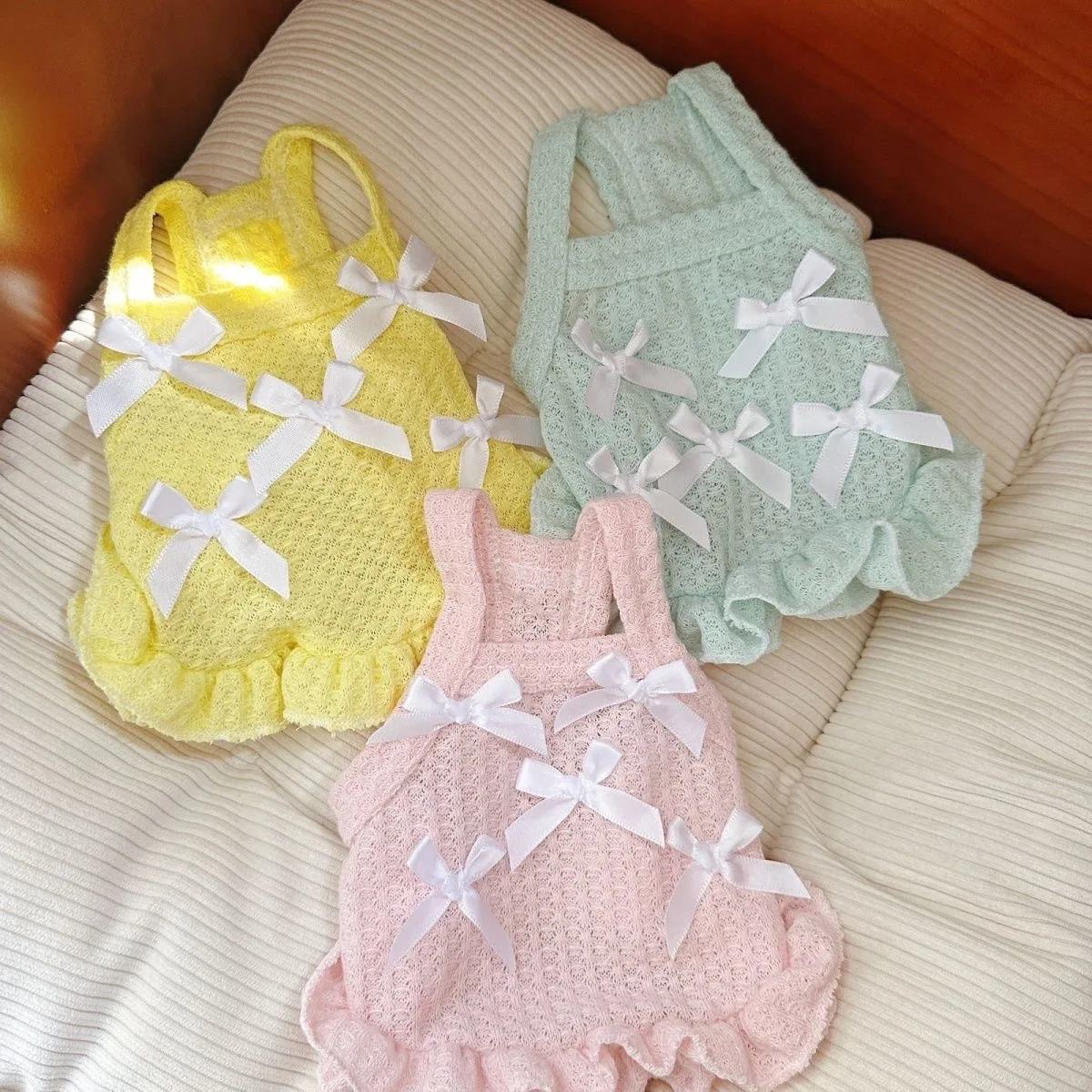 Vestido de tirantes para mascotas, vestido de encaje con lazo, Top fino y bonito para gatos, camiseta sin mangas de peluche, vestidos para perros pequeños para perros pequeños