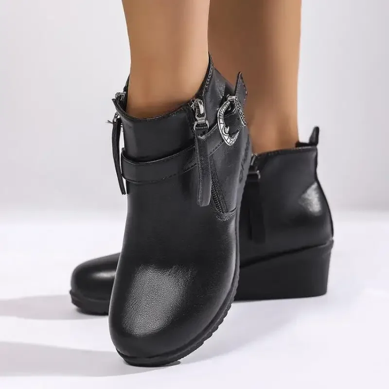 Botines de Tacón de Cuña con hebilla de cinturón de Metal para mujer, botas de vaquero del oeste de cuero Pu Vintage de invierno, botines cortos de talla grande para mujer - imagen 3