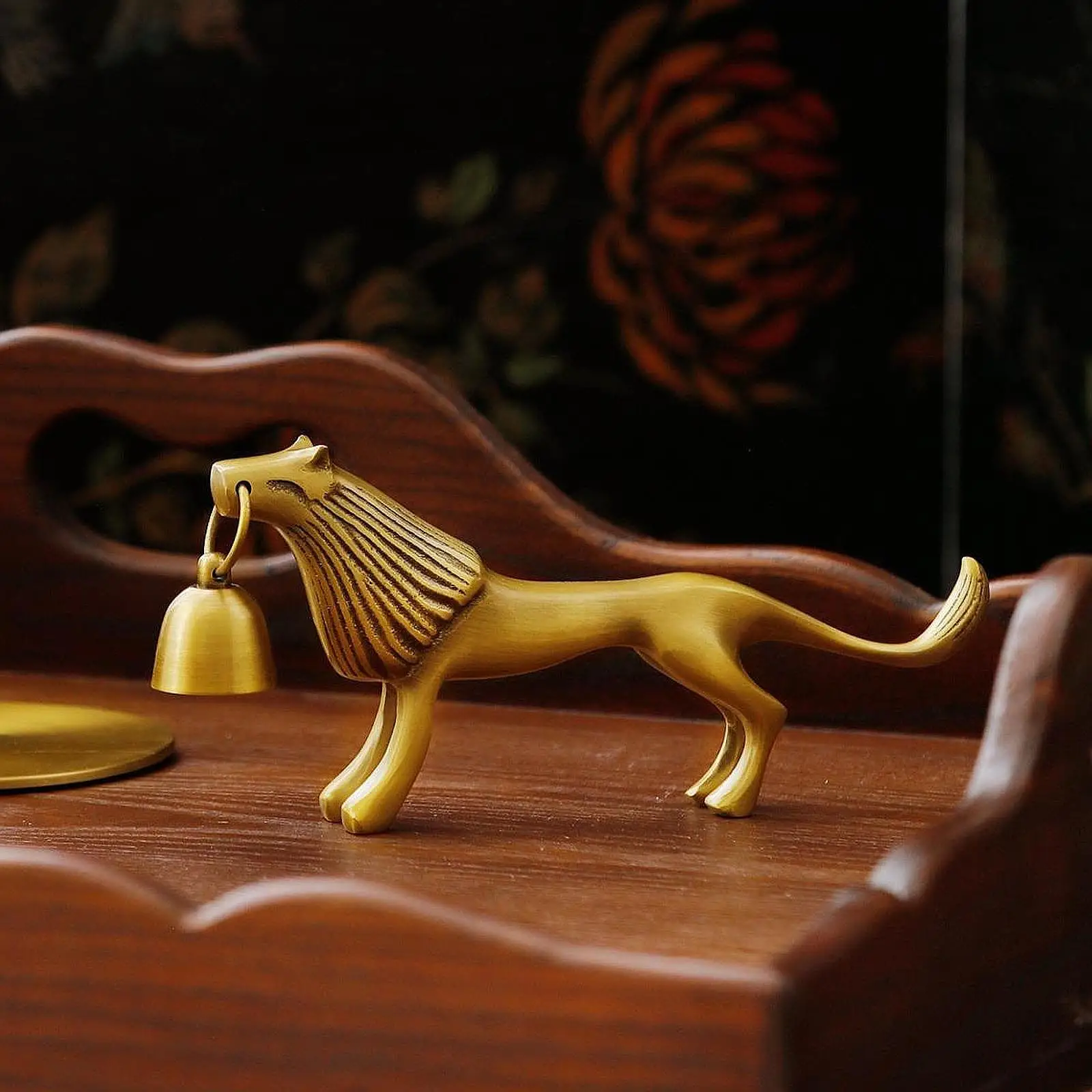 Candelabros de latón con forma de León de Navidad, accesorios de adorno de escritorio con campana, tapón de vela de escultura decorativa versátil - imagen 3