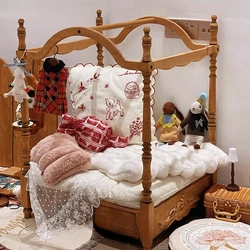 Cama de madera maciza para gatos y perros estilo retro