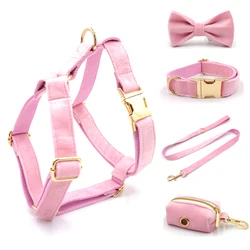 Conjunto collar y arnés para perro hembra – Terciopelo rosa con lazo
