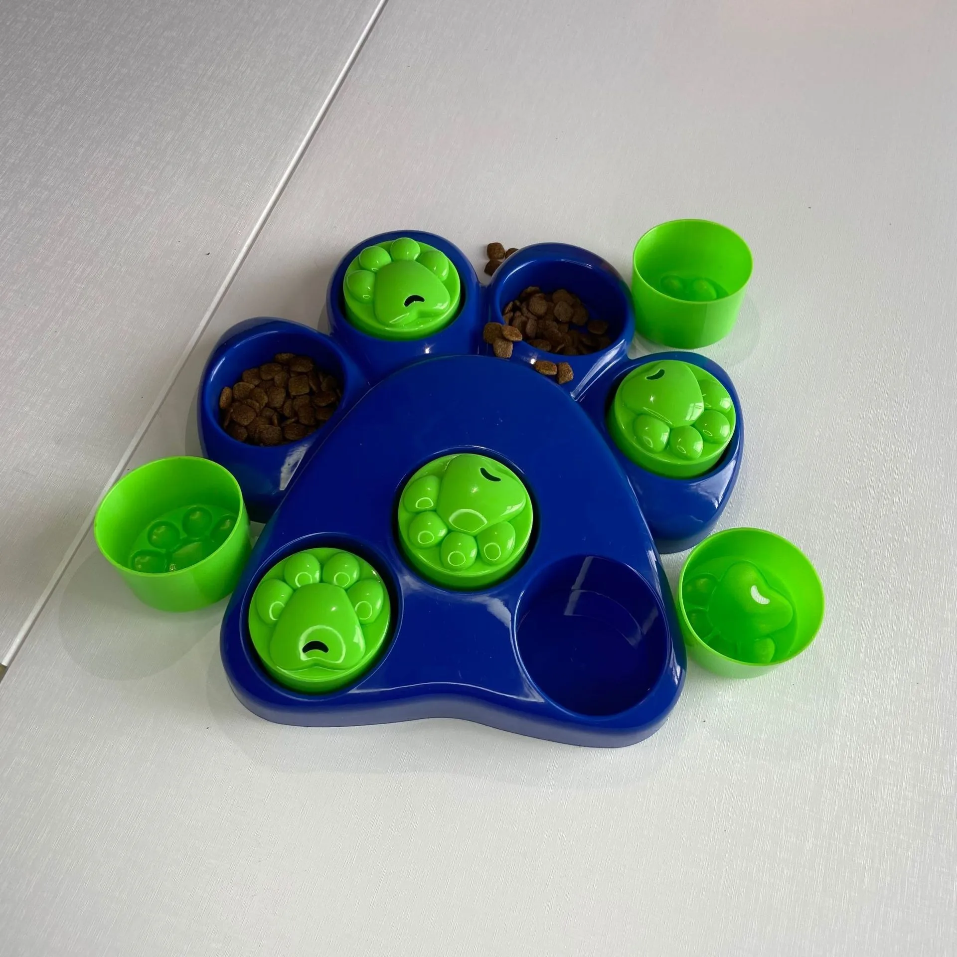 Juguete dispensador de golosinas para perros interactivo - imagen 3
