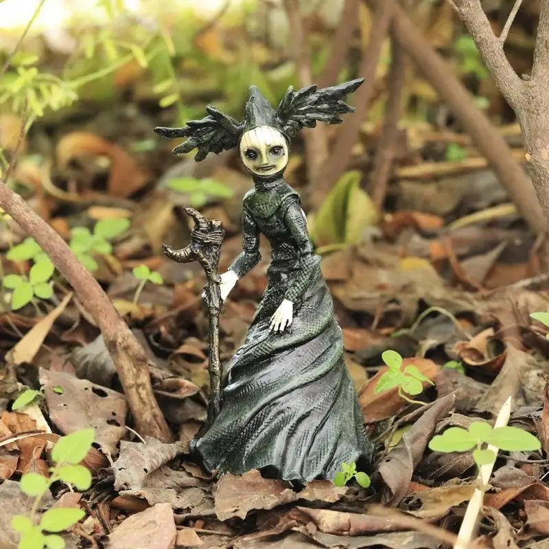 Figurita de bruja de resina para decoración de Halloween, decoración de jardín de resina, adorno de resina artístico portátil para patio de jardín, porche y césped, 2023 - imagen 4