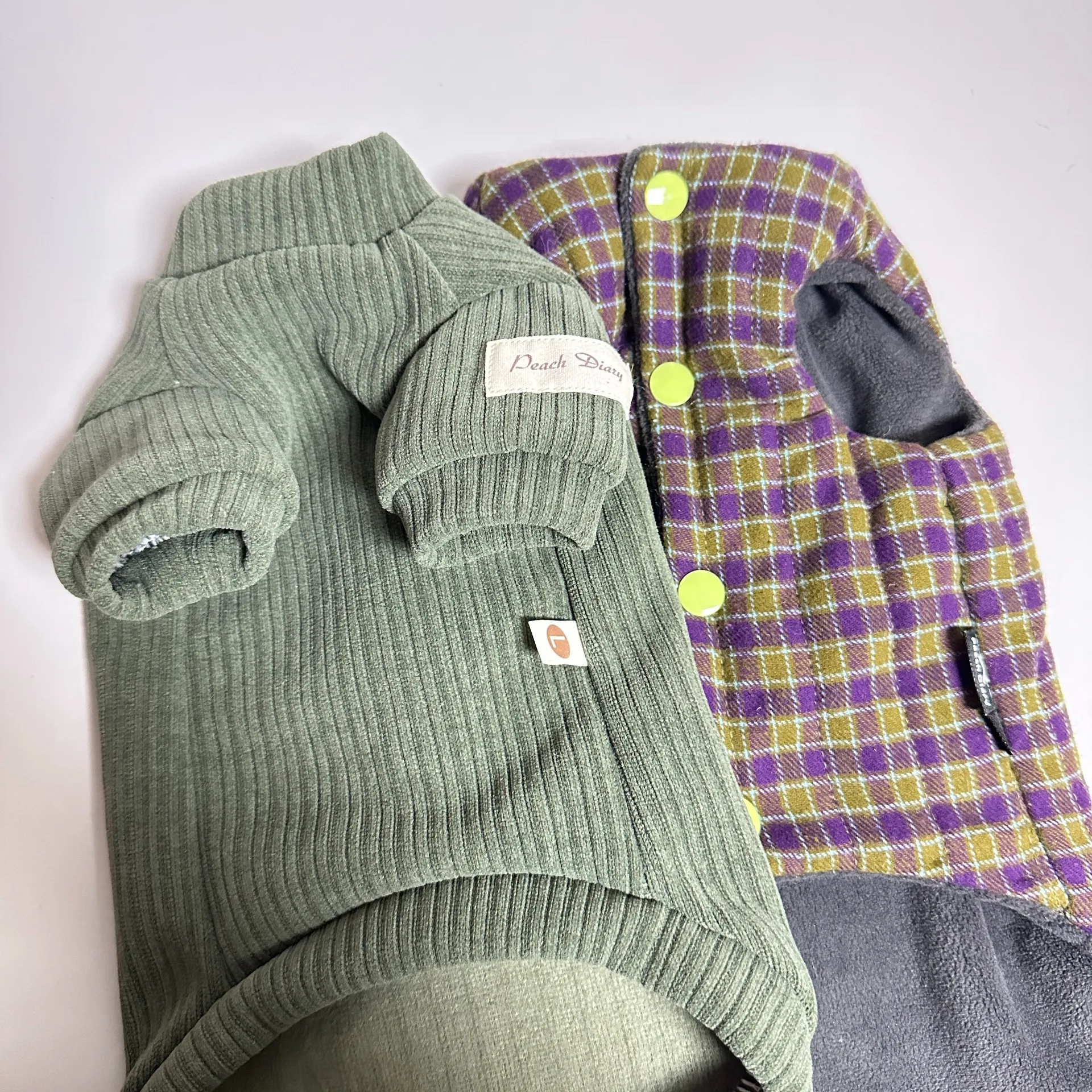 Traje de cuadros verde invierno para gatos Chaleco de vellón grueso Cálido abrigo de manga larga para gato sin pelo Sudadera de primavera para Sphynx