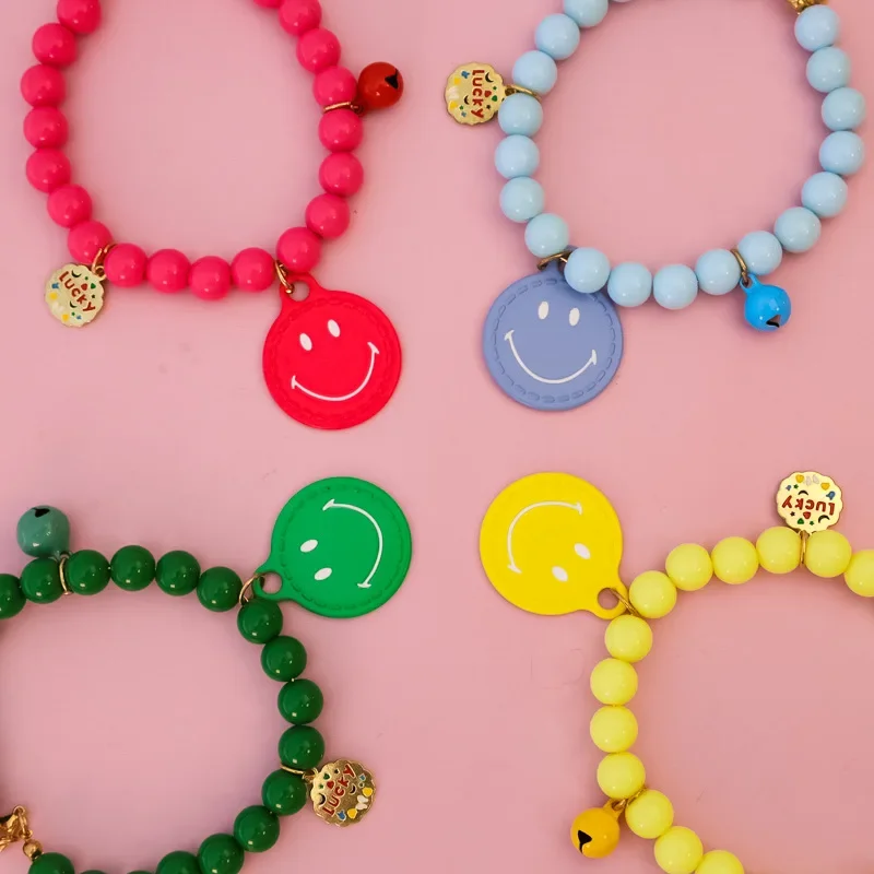 Gran oferta, Collar de perro con campana de color de la suerte, Collar de gato de perlas elástico hecho a mano con colgante de cara sonriente, accesorios para mascotas - imagen 4