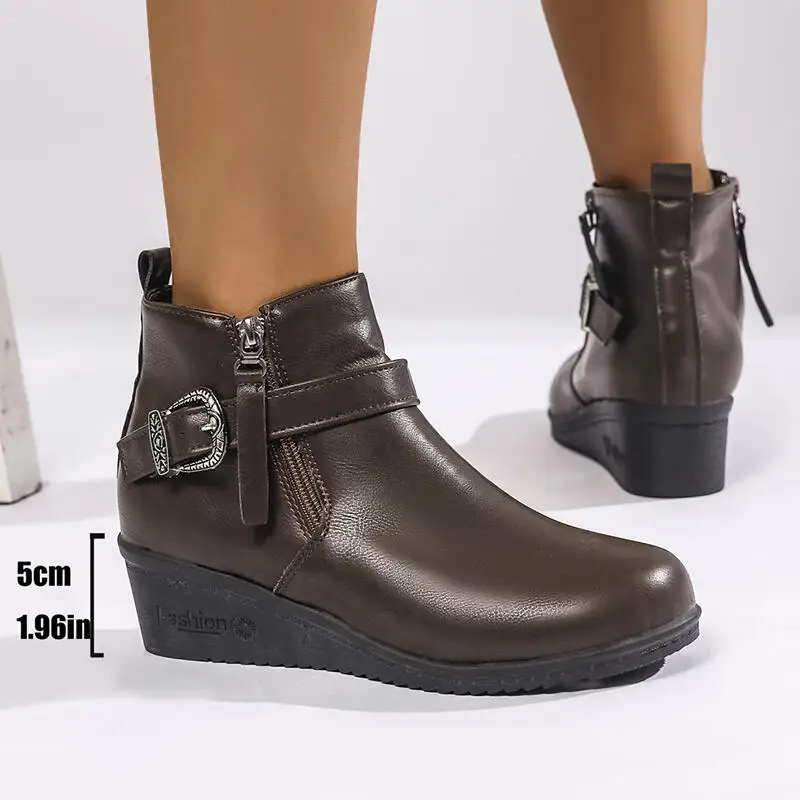 Botines de Tacón de Cuña con hebilla de cinturón de Metal para mujer, botas de vaquero del oeste de cuero Pu Vintage de invierno, botines cortos de talla grande para mujer - imagen 4
