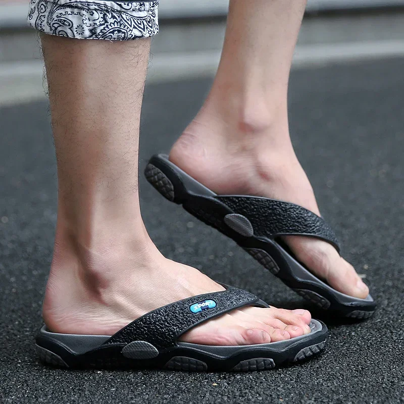 Nuevas zapatillas de moda de verano para hombre, sandalias ligeras para exteriores, chanclas informales para la playa - imagen 2