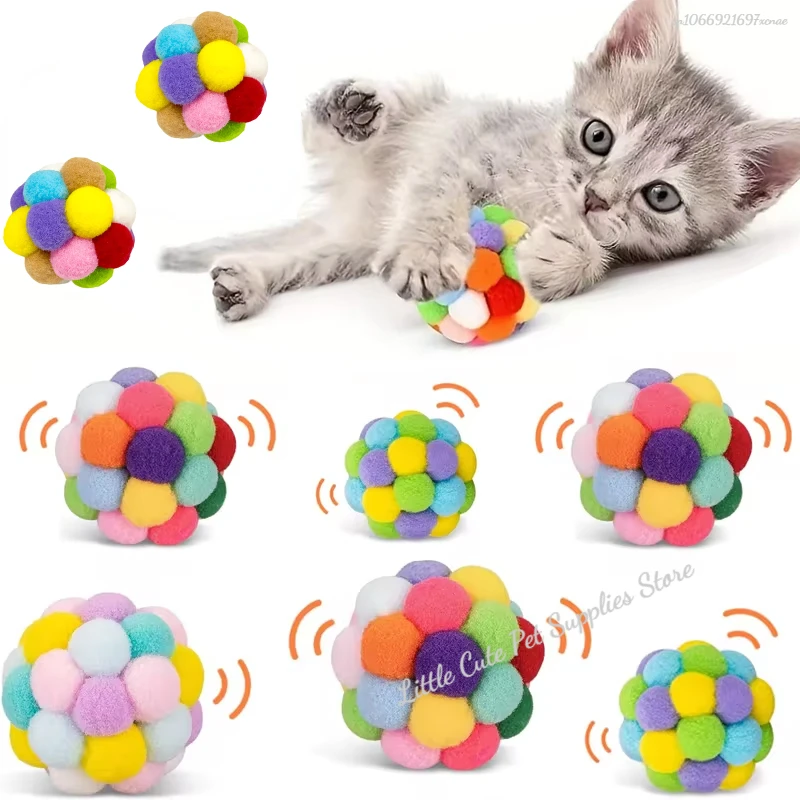 1 Uds. Pelotas de juguete para gatos con campanas, bolas de pompón de Color para gatos, bolas brillantes de oropel, juguete interactivo para gatos de interior y gatitos