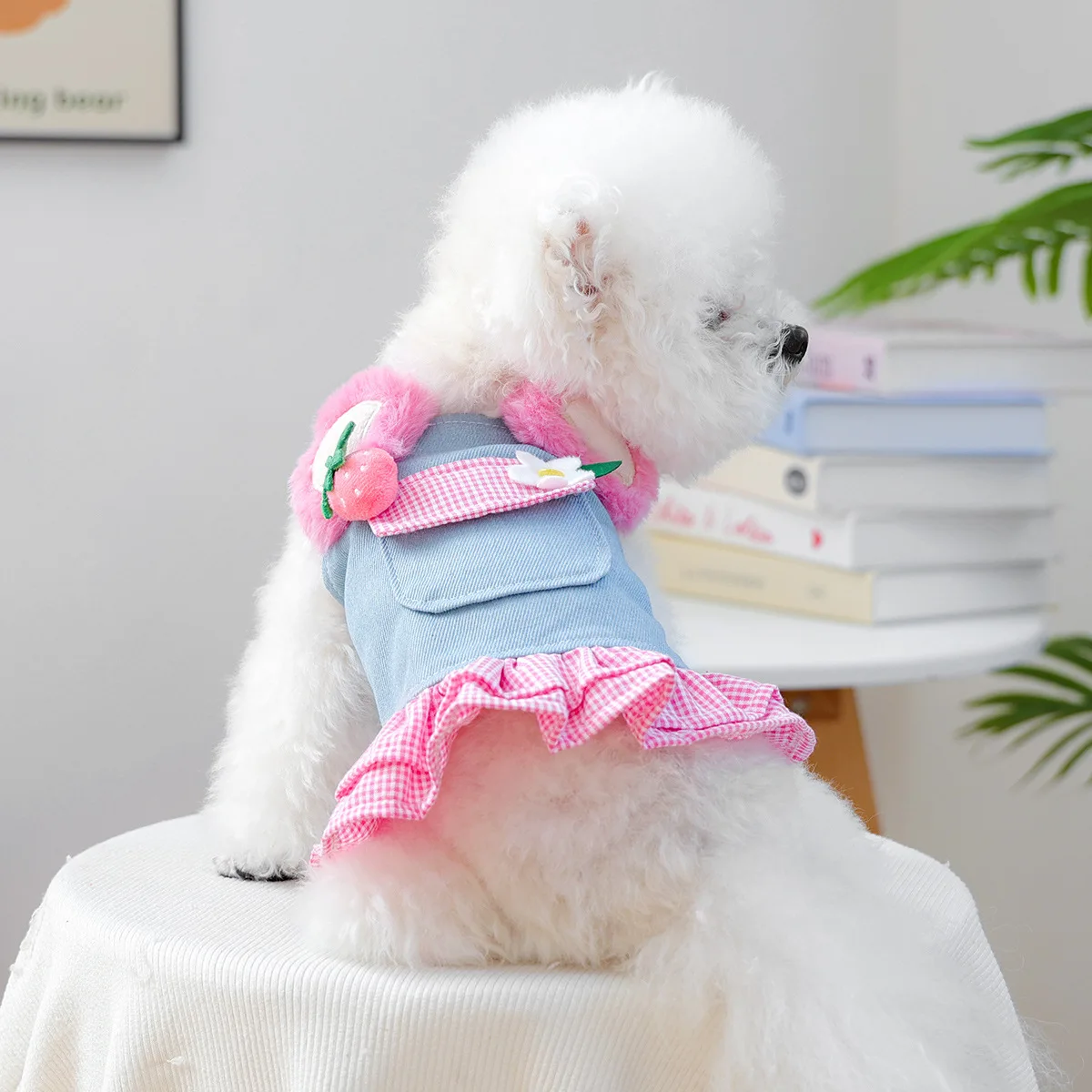 Ropa para mascotas de otoño e invierno: falda vaquera con estampado de fresa y flores, lindo vestido para cachorros para perros pequeños - imagen 2