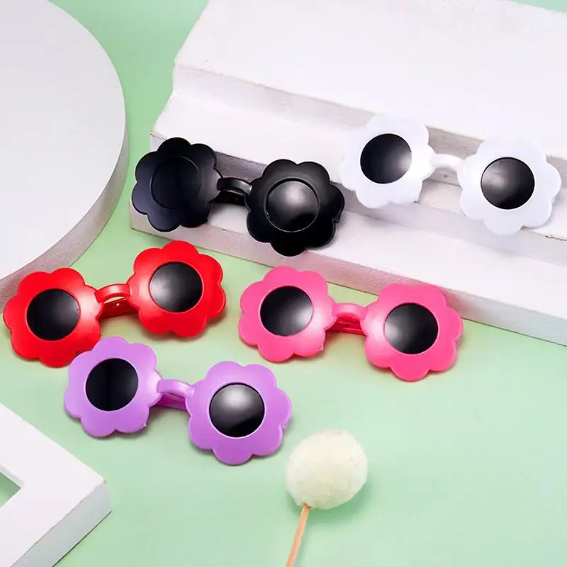Gafas de sol clásicas para mascotas, gafas con forma de corazón de girasol para perros y gatos, accesorios para Bulldog, foto de playa de verano - imagen 3