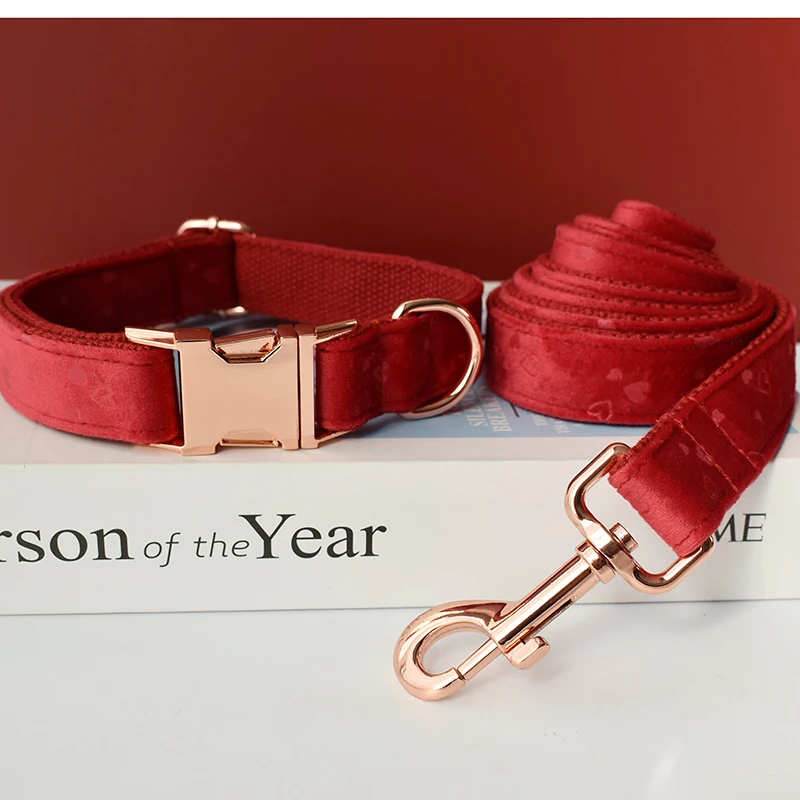 Collar con estampado en forma de corazón rojo, tela de terciopelo personalizada para el Día de San Valentín, suministros para perros, accesorios de oro rosa, franela 27 - imagen 4