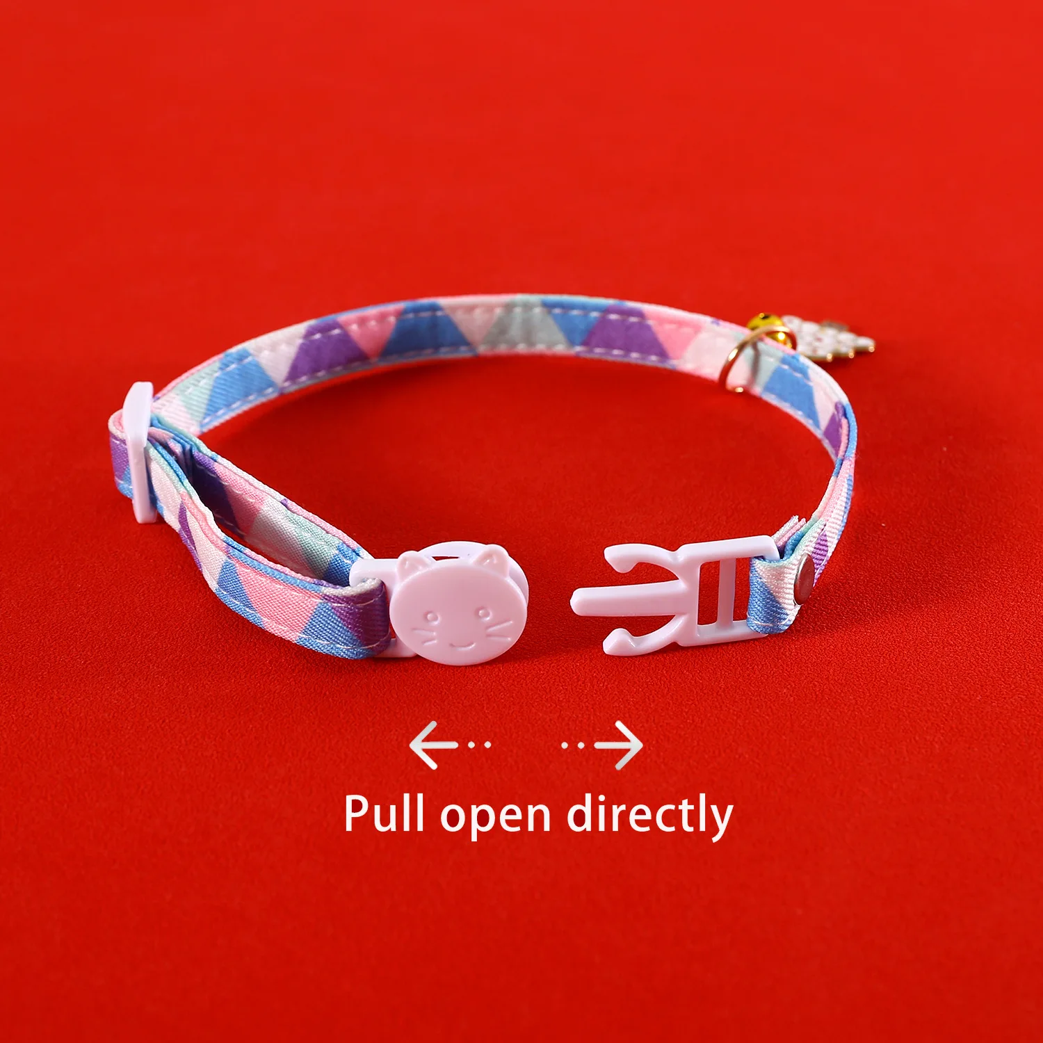 Collar con patrón de dibujos animados para mascotas, colgante de campana, hebilla de seguridad, accesorios de suministros para cachorros, gatitos y conejos, navidad - imagen 3