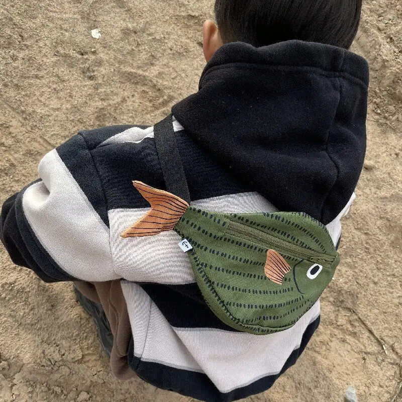 Adorable paquete de cintura de peces tropicales para niños, monedero verde resistente al agua, bolso cruzado para niños y niñas - imagen 4