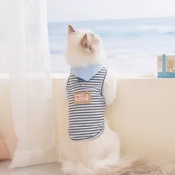Camiseta transpirable con rayas y corazones para perros y gatos