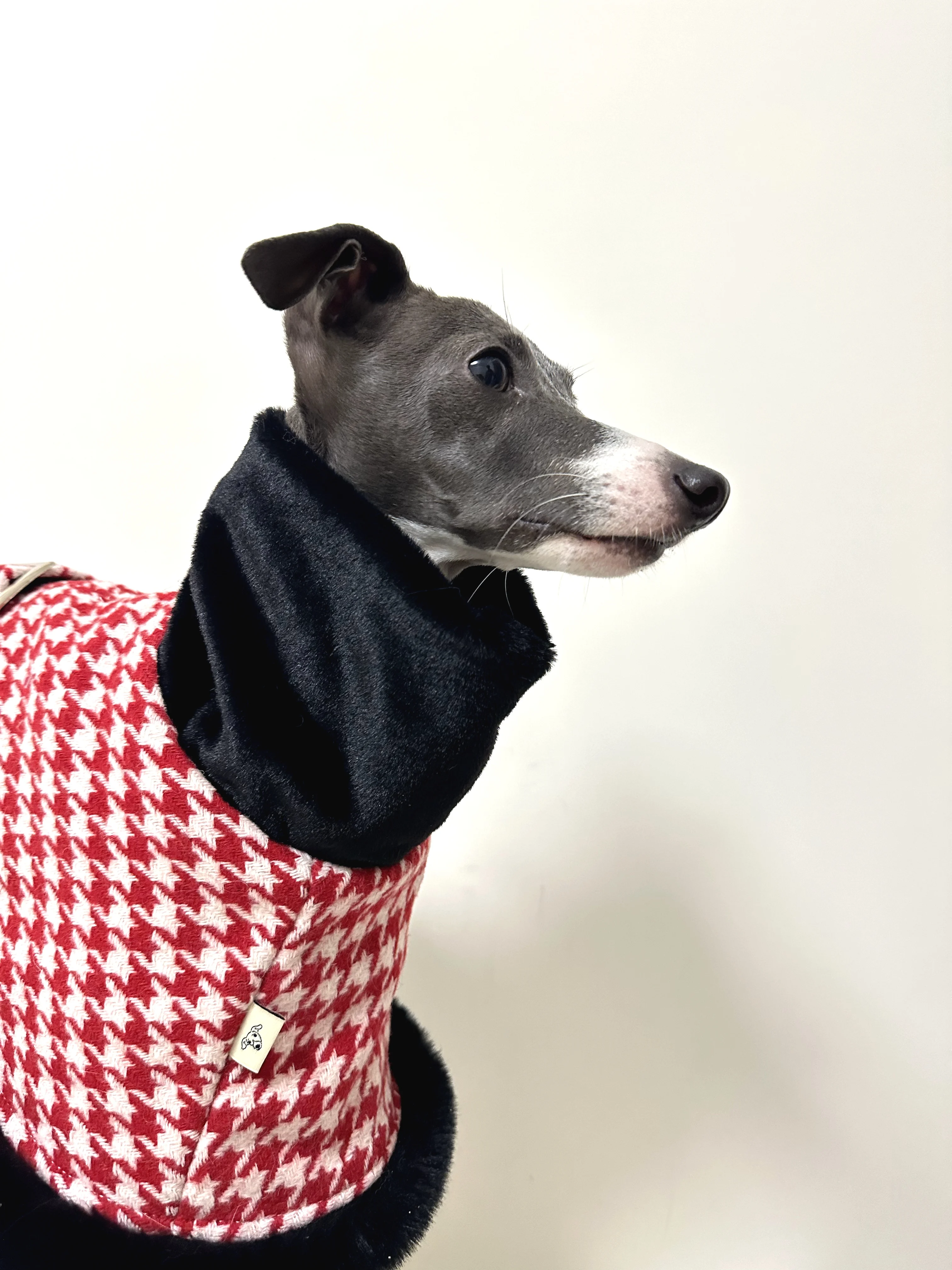 Ropa de lujo para perro Galgo, vestido a cuadros rojo de cuello alto para perros grandes, chaqueta cálida a prueba de viento para perro femenino en invierno, nuevo estilo - imagen 4