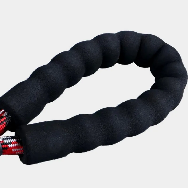 Correa de nailon con resorte para perro grande, correa de tracción a prueba de mordeduras, Asa cómoda para caminar, suministros para mascotas - imagen 5