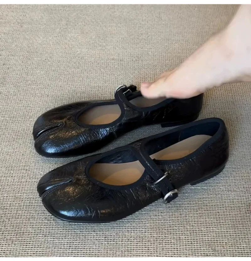 Zapatos Mary Jane de cuero cómodos para perros en paseos - imagen 2