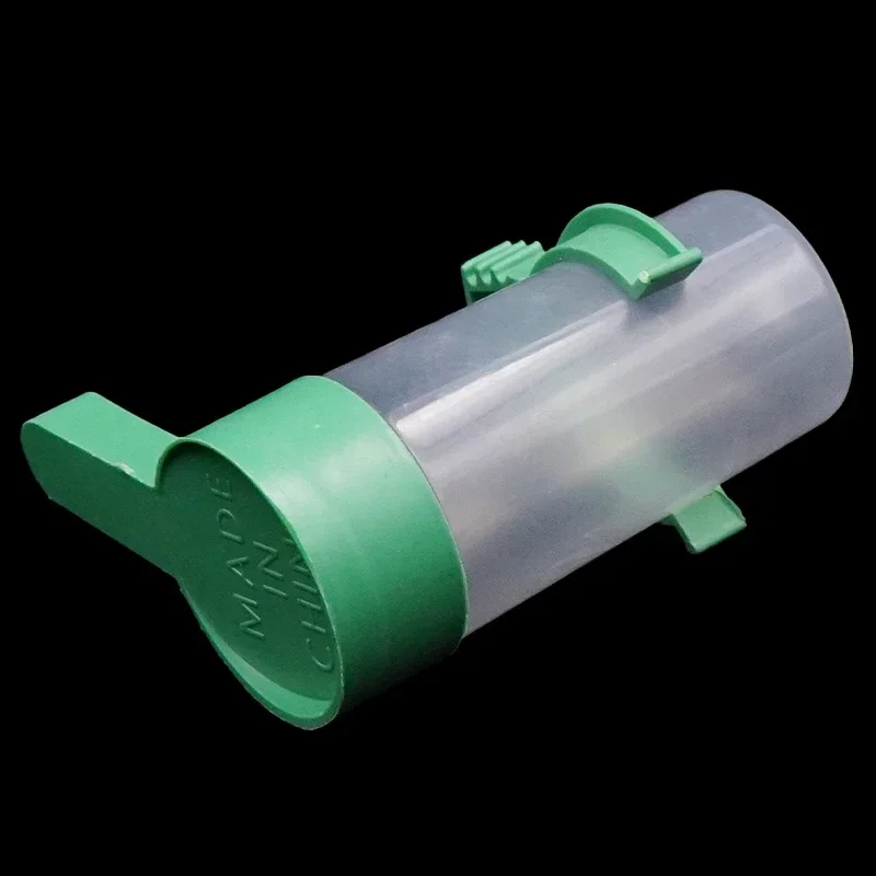 Comedero para pájaros, bebedero para pájaros, botella para loros, jaula para mascotas, bebedero de agua, Clip para bebedero, periquito, suministros de plástico para beber - imagen 5