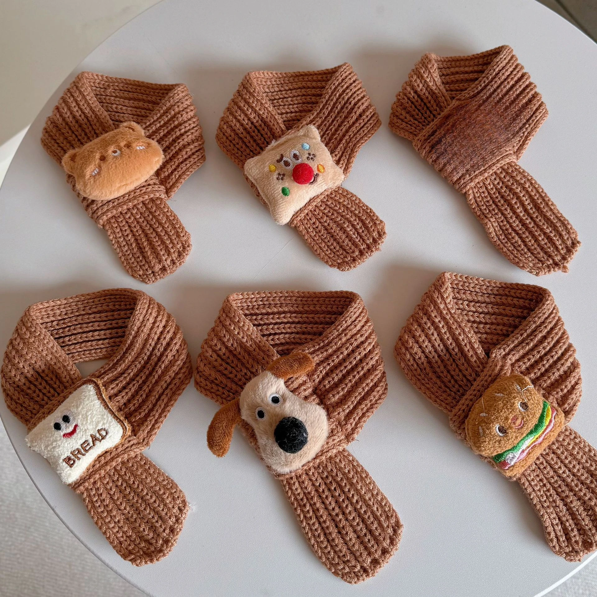 Bufanda tejida de color café para mascotas, toalla para pan y gato, babero cálido para perro, bufanda de oso de peluche, pajarita para perro, accesorios para cachorros - imagen 2