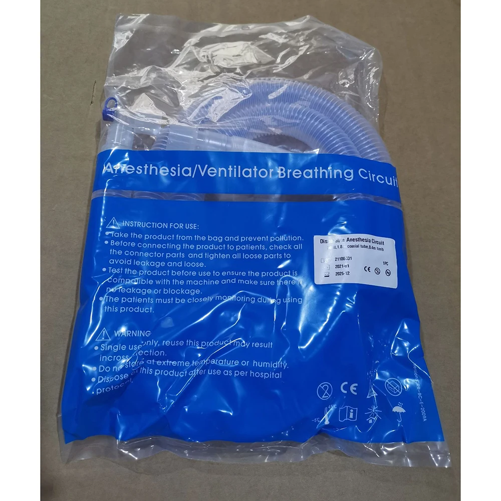 Una bolsa de plástico azul con un tubo y las palabras de estéhesia/ventilador/circuito de respiración