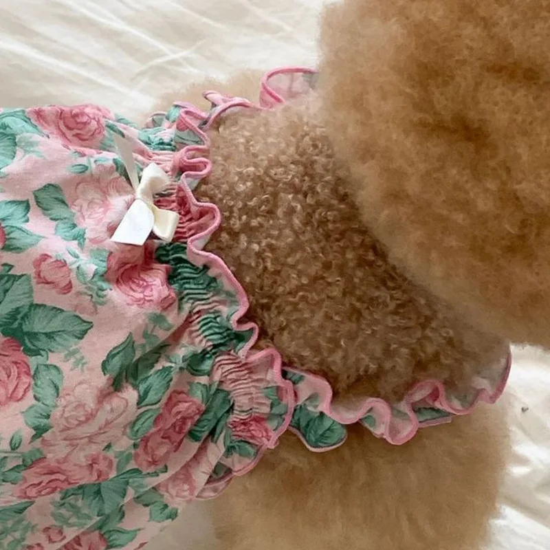 Camisa y falda de verano de encaje floral para perros pequeños: diseño ligero de dos patas con correas ajustables, cachorro con mangas voladoras - imagen 5