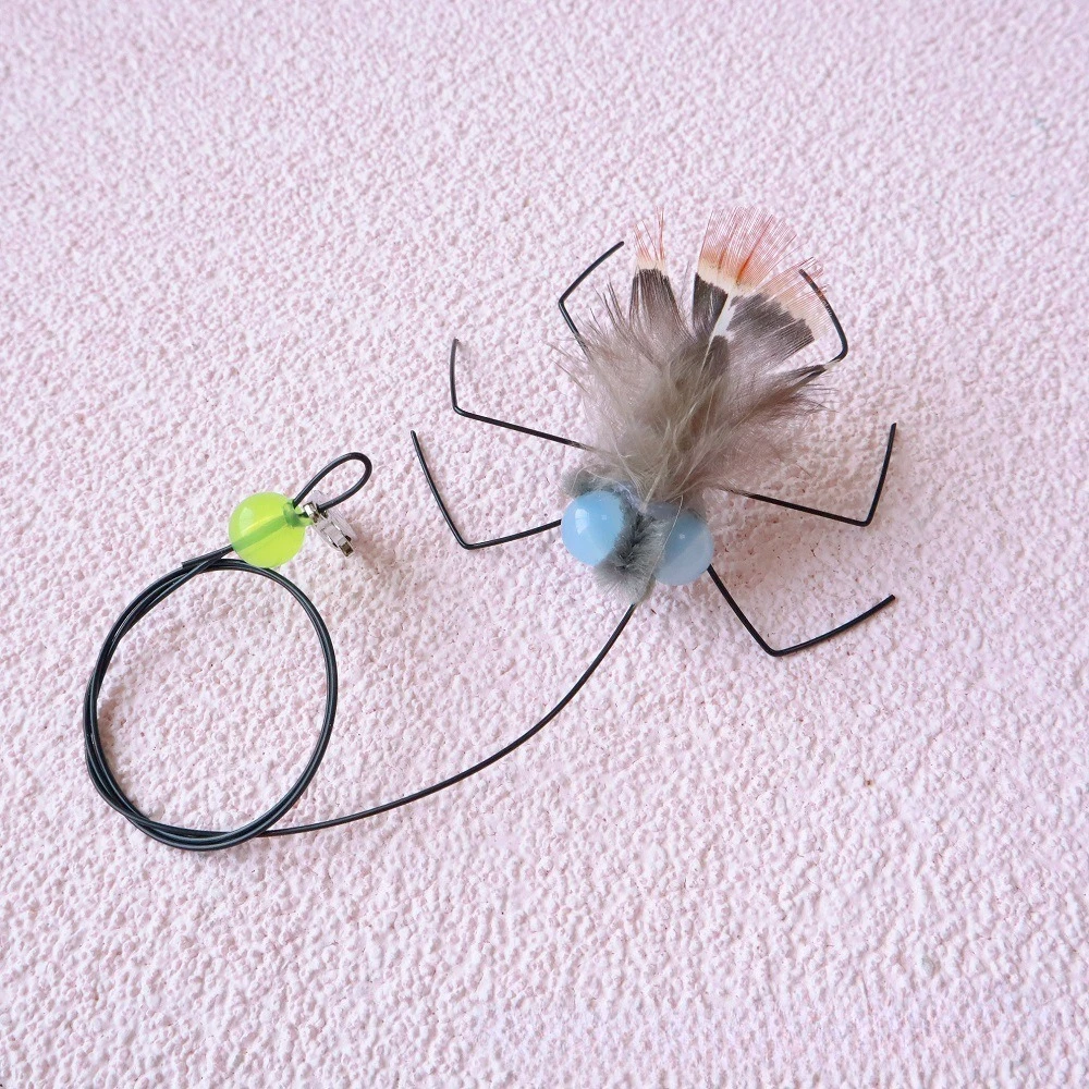 Simulación de colores aleatorios, accesorios de repuesto de insectos voladores pequeños para gatos, juguetes de plumas para gatitos, suministros para mascotas, 2 uds. - imagen 4
