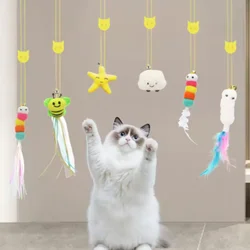 Columpio colgante con plumas y campana para gatos – Juguete interactivo