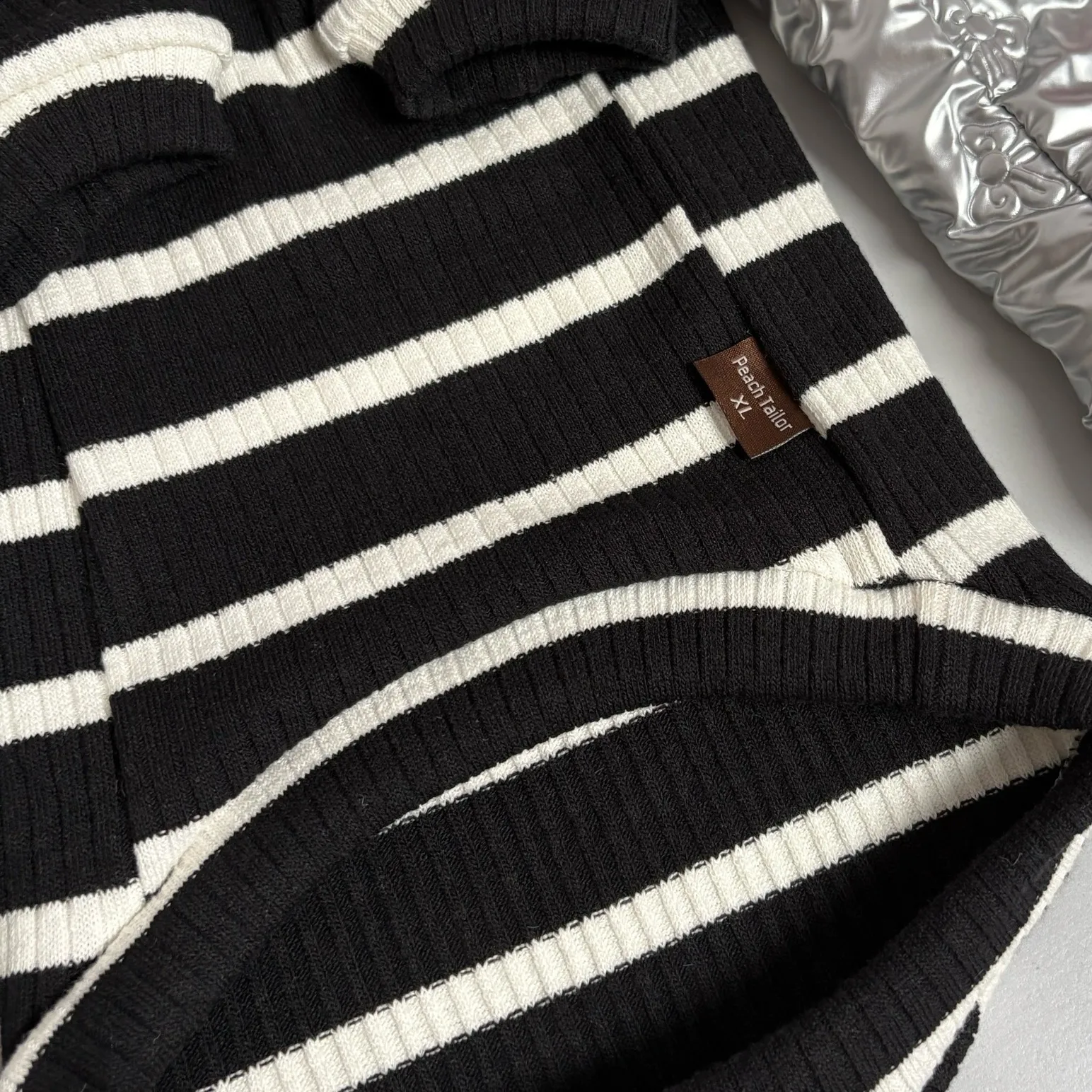 Camiseta de algodón con tiras negras para gato sin pelo, camiseta interior de primavera e invierno para gato Sphynx, pijamas suaves de manga larga para Devon Rex - imagen 4