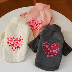 Sudadera cuello alto con corazón para perros y gatos