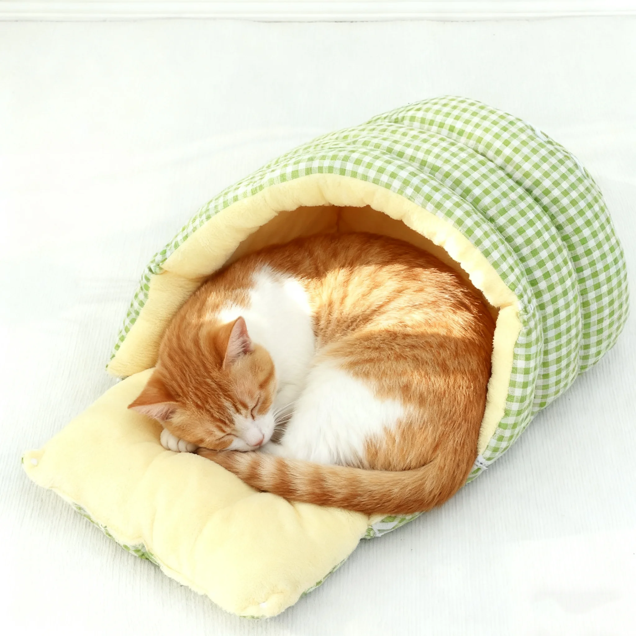 Casa para perros y gatos, saco de dormir plegable grueso para interiores, para invierno, acogedor, suave, cálido, semicerrado, cama para mascotas pequeñas, saco para acurrucarse