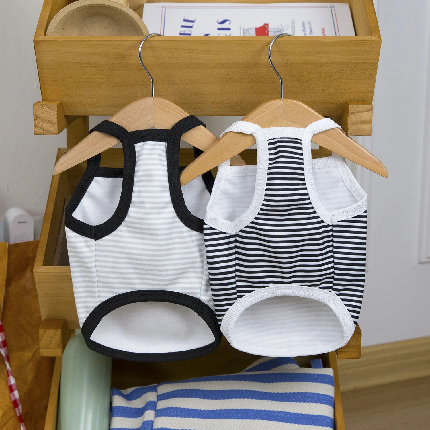 Camisola de primavera para mascotas, chalecos universales finos a rayas para perros y gatos, ropa para perros con osito de peluche, chaleco refrescante para perros y cachorros - imagen 4