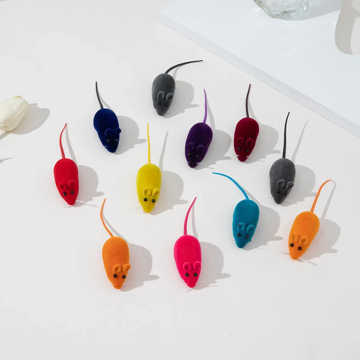 Juguetes para gatos: ratones de goma con sonido interactivo divertido - imagen 3